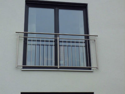 Französischer Balkon, doppelseitig mit Edelstahl